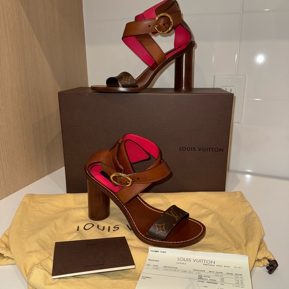Louis Vuitton
Women's Ocean Drive Heeled Sandals Suede and Monogram Canvas - Picture 1 of 4